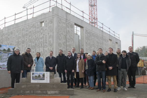 Featured image for “Pose de la 1ère pierre”